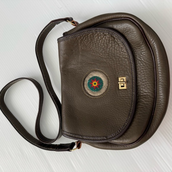 Handmade authentic leather crossbody bag with hand beaded detail - Picture 4 of 12